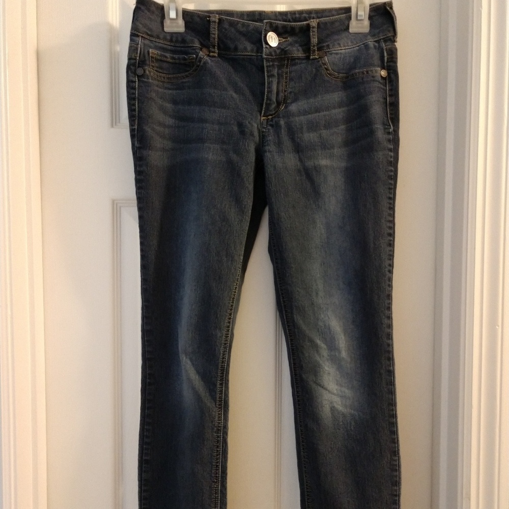 Maurices jeans